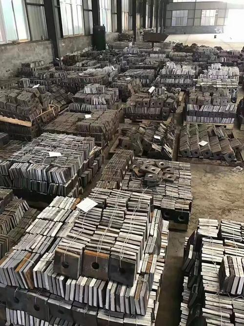 苹钢果幕墙钢构建筑光伏配件现货批发仓库部分产品图片